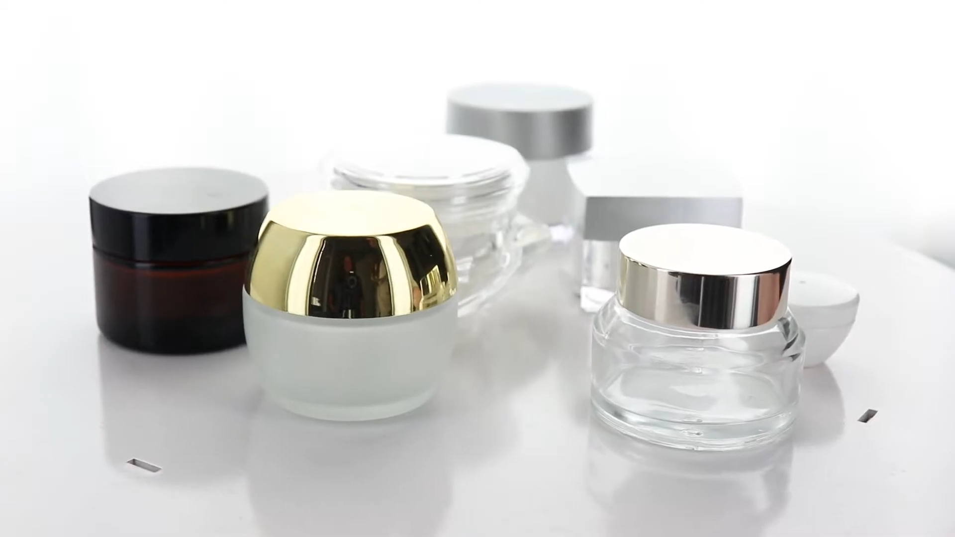 There Are Six Factors To Take Into Account While Looking For The Best Cosmetics Packaging