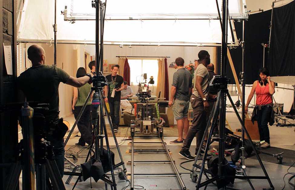 Create Magical Worlds: Learn How to Build Movie Sets Like a Pro-3